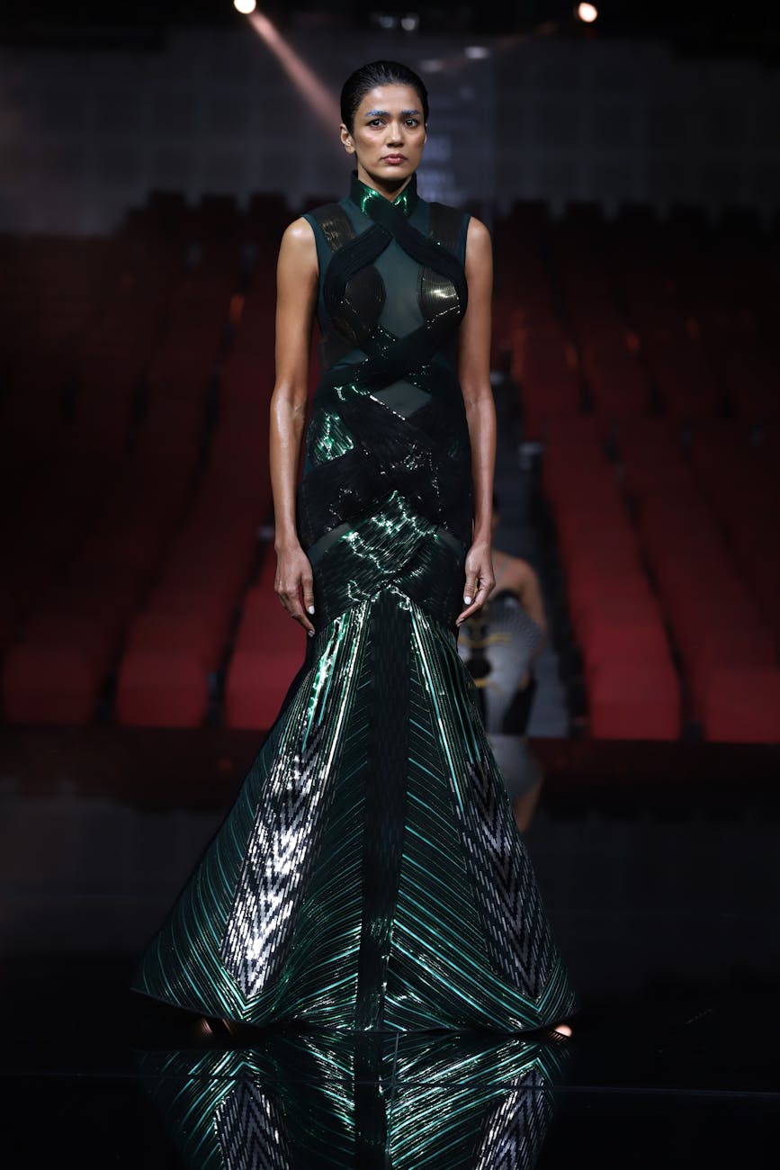 EIS 301.2 – From Runway to Real Life: Translating Clinical Trials into Real-World Outcomes